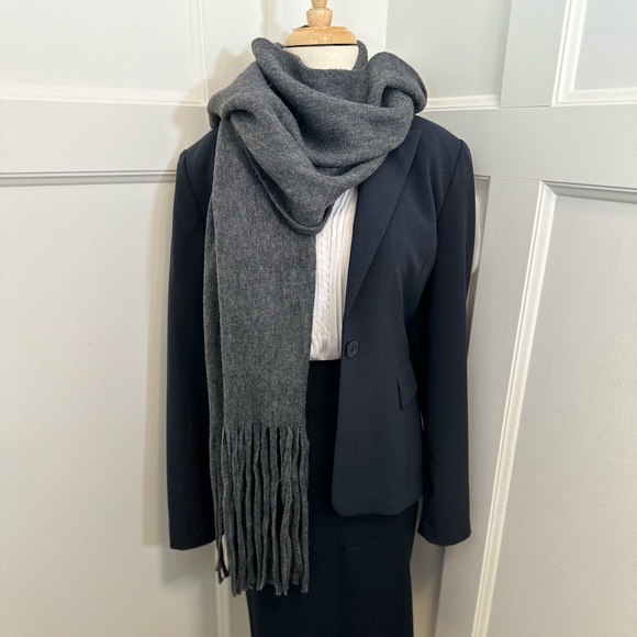 Brand New Super Soft Lucky Brand Grey Scarf - Picture 1 of 5